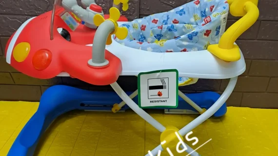 MOTHERCARE PLANE WALKER